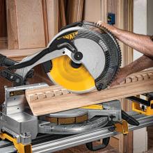 DEWALT DW715 - DEWALT 15-Amp 12-Inch Single-Bevel Compound Miter Saw (Discontinued)